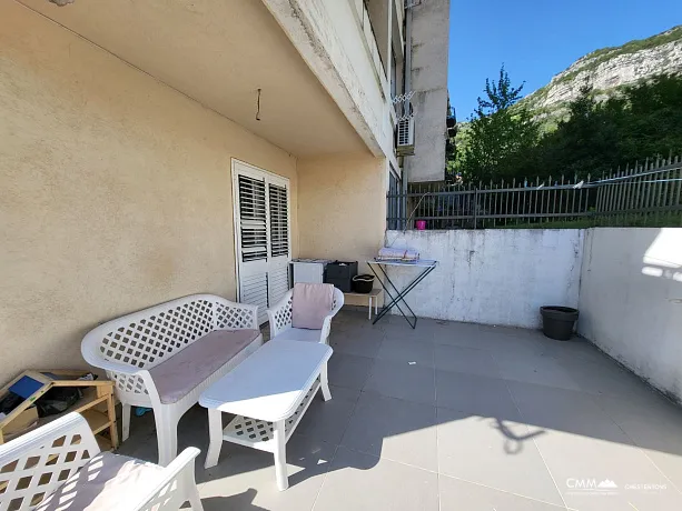 Apartment mit großzügiger Terrasse in ruhiger Lage in Budva