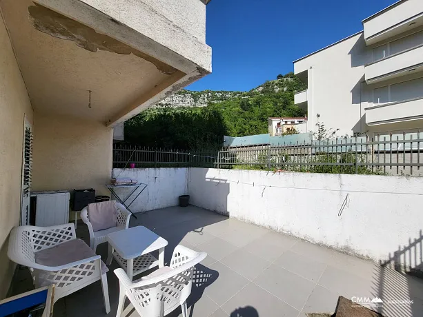 Apartment mit großzügiger Terrasse in ruhiger Lage in Budva