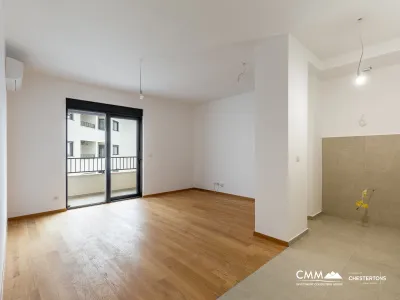 Einzimmerwohnung in Becici mit Meerblick