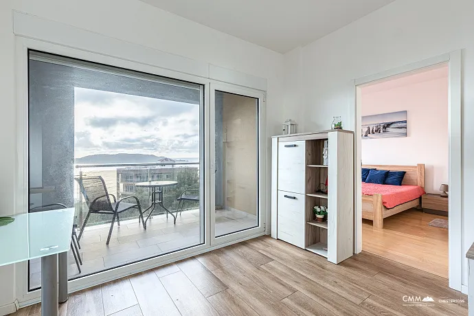 Helle und komfortable Wohnung von 65 m² in Rafailovići