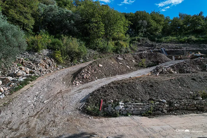 Ein einzigartiges 450 m² großes Baugrundstück in Reževići