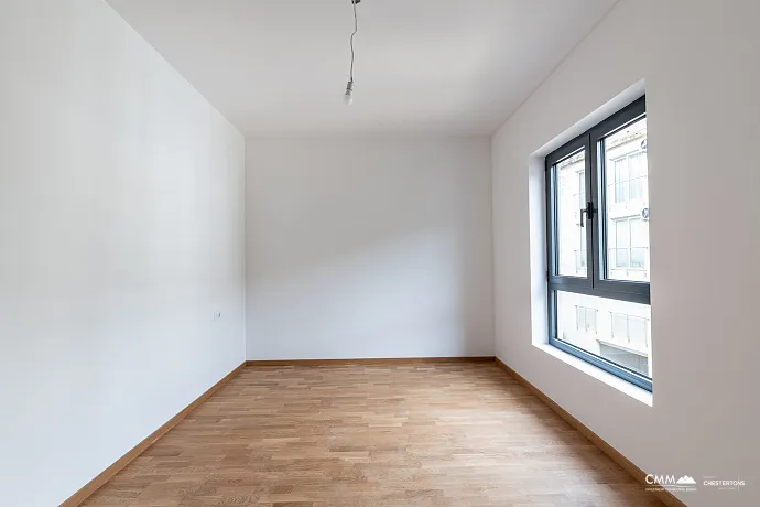 Geräumige 64 m² Wohnung in Bečići mit Meerblick