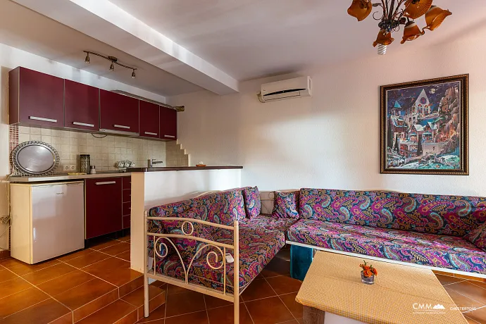 Dreistöckiges Einfamilienhaus in Susanj