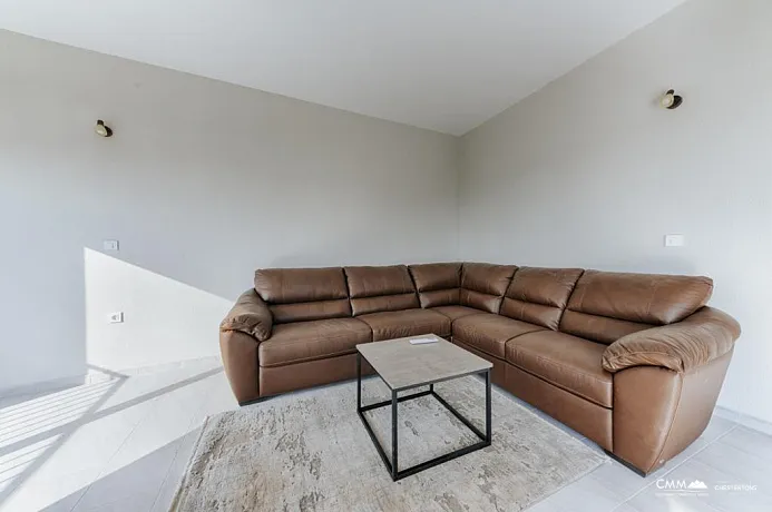 Moderne Villa mit 4 Schlafzimmern und Pool zum Verkauf in Dobre Vode