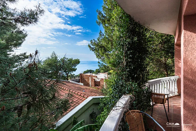 Dreistöckiges Einfamilienhaus in Susanj