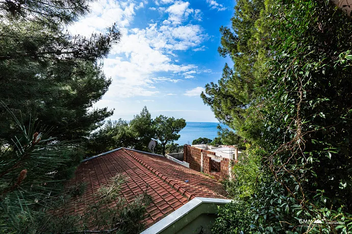 Dreistöckiges Einfamilienhaus in Susanj