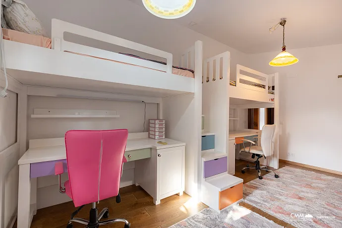 Dreistöckiges Einfamilienhaus in Susanj