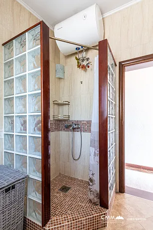 Dreistöckiges Einfamilienhaus in Susanj