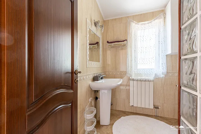 Dreistöckiges Einfamilienhaus in Susanj