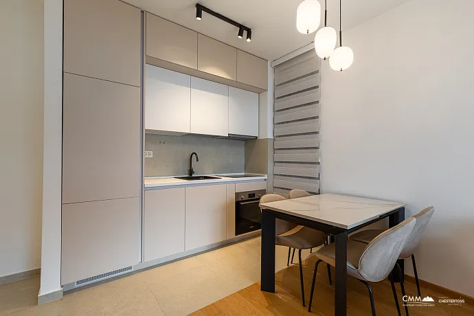 Luxuriöse Zweizimmerwohnung in Bečići – Panoramablick auf Sveti Stefan