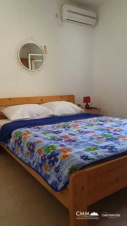 Stadthaus mit 4 Wohnungen in Sutomore