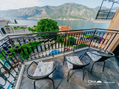 Apartment mit zwei Schlafzimmern in Meeresnähe in Kotor