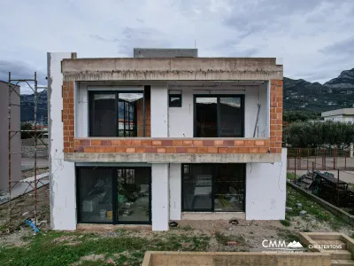 Modernes Haus in Bar mit Terrasse und 3 Schlafzimmern