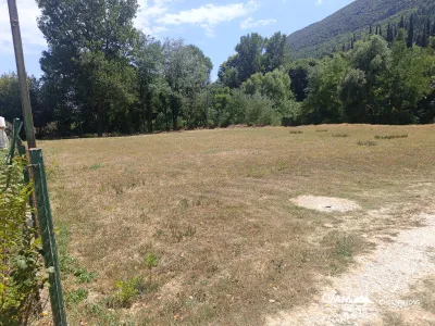 Grundstück zum Verkauf in der Siedlung Sutorina