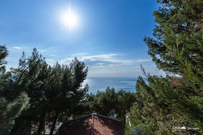 Dreistöckiges Einfamilienhaus in Susanj