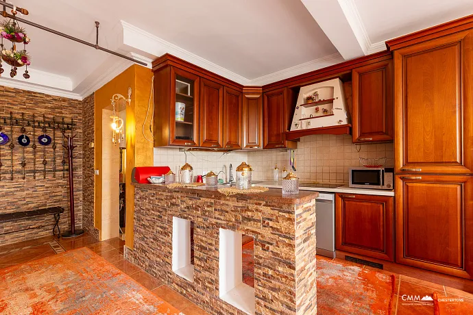 Dreistöckiges Einfamilienhaus in Susanj