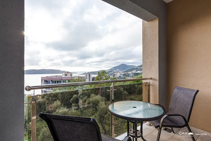 Helle und komfortable Wohnung von 65 m² in Rafailovići