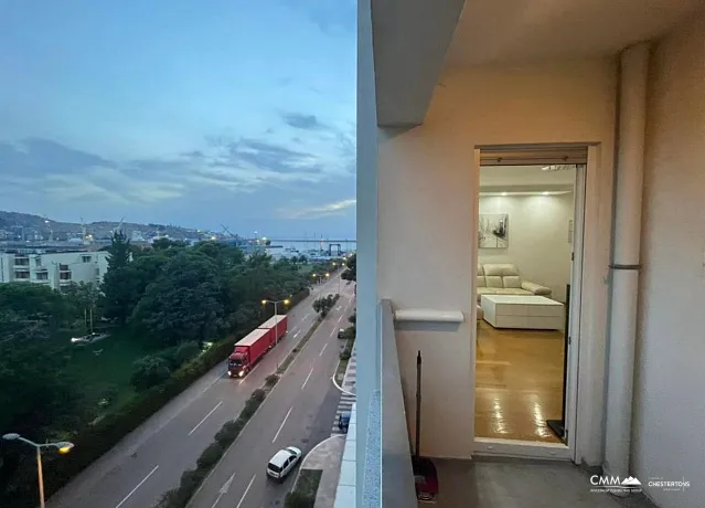 Geräumige Zwei-Zimmer-Wohnung mit Meerblick