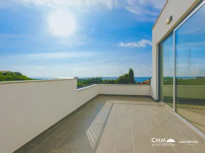 Moderne Villa mit 4 Schlafzimmern und Pool zum Verkauf in Dobre Vode