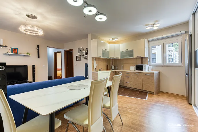 Wohnung mit 2 Schlafzimmern in Bečići