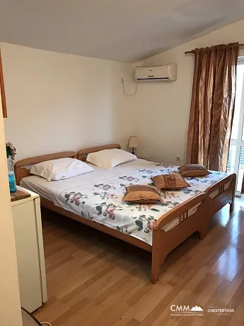 Zweistöckiges Haus zum Verkauf in einem ruhigen Teil von Šušanj