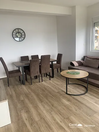 Helle und komfortable Wohnung von 65 m² in Rafailovići