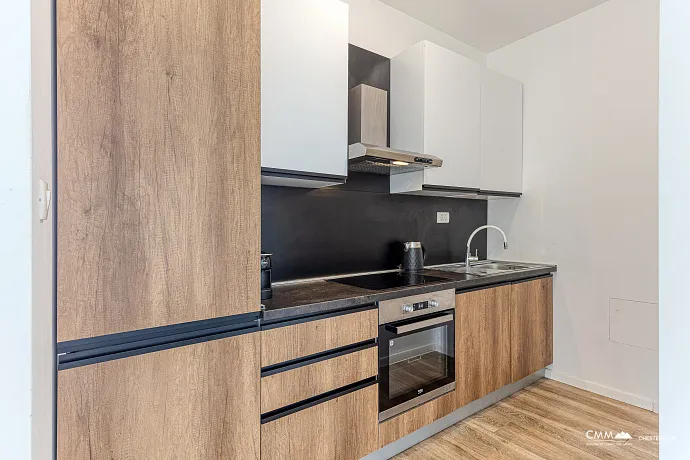 Helle und komfortable Wohnung von 65 m² in Rafailovići