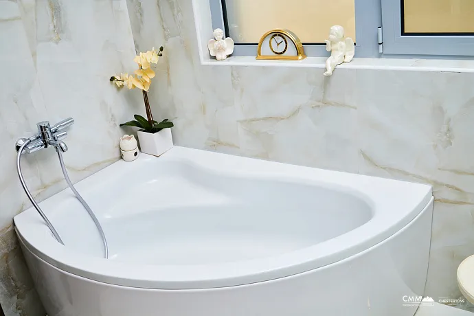 Geräumiges Haus in Kumbor mit einer Gesamtfläche von 335 m²