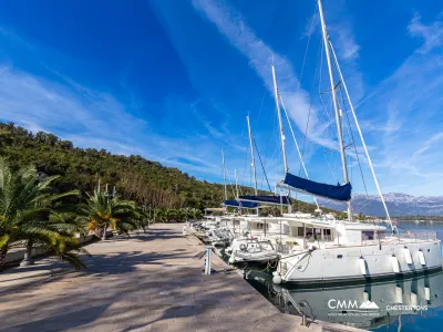 Exklusives Grundstück zu Verkaufen in Tivat