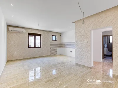 Renovierte Wohnung in Tivat, 78 m²