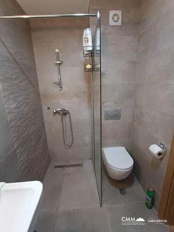 Wohnung in einem Neubau in Becici, 200 Meter vom Meer entfernt