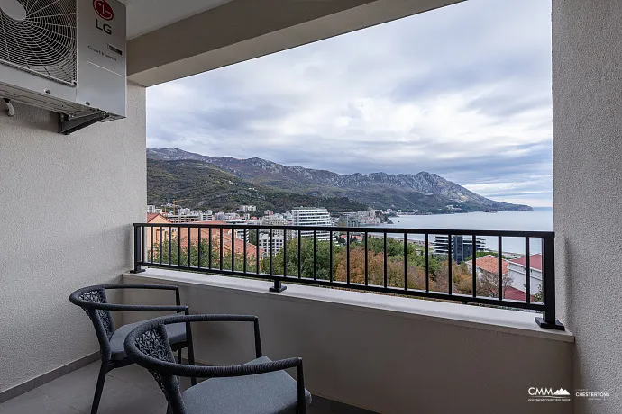 Luxuriöse Zweizimmerwohnung in Bečići – Panoramablick auf Sveti Stefan