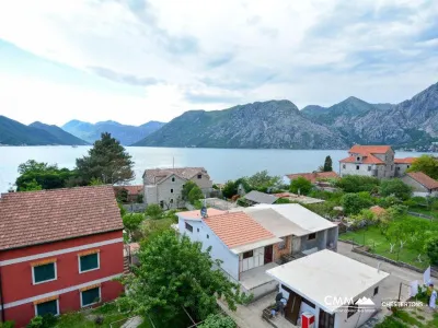 Hotel in der Nähe des Meeres in Kotor