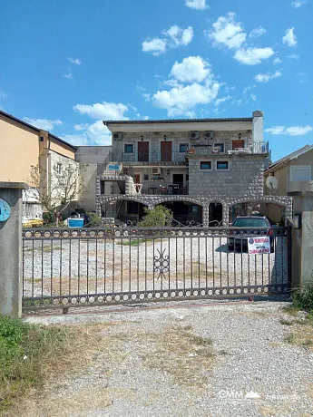 Mini Hotel auf Jaz 50 Meter vom Meer entfernt