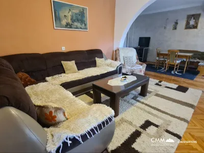 Haus in Sutomore mit 8 Schlafzimmern