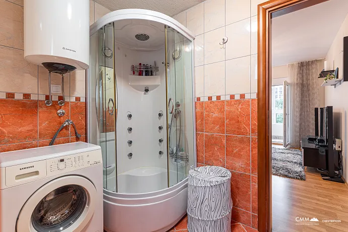 Wohnung mit 2 Schlafzimmern in Bečići