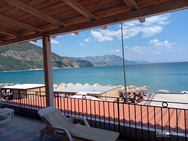 Mini Hotel auf Jaz 50 Meter vom Meer entfernt