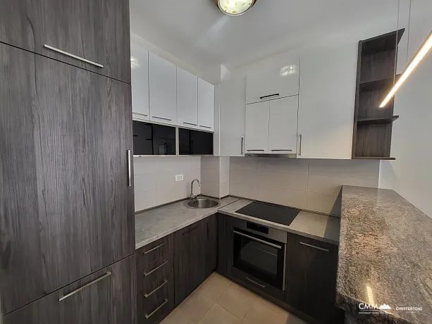 Apartment mit großer Terrasse im Zentrum von Budva