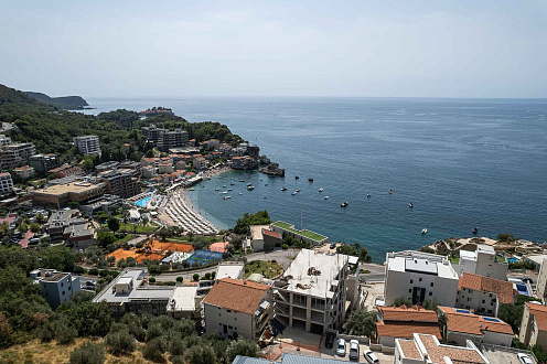 Schönes Grundstück in attraktiver Lage zwischen Budva und Sveti Stefan, mit Projektdokumentation. — photo 3