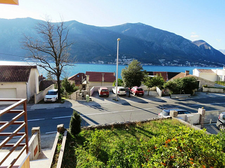 Haus mit herrlichem Meerblick in Dobrota
