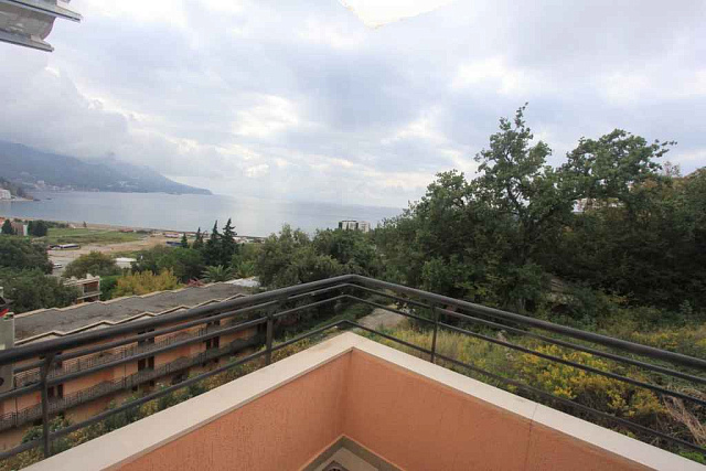 Wohnung in einem Komplex mit Swimmingpool in Becici