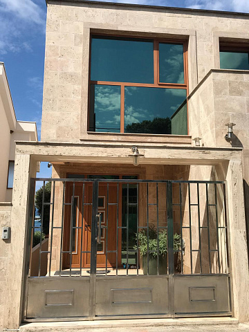 6900 Villa 323m2 in erster Reihe in Utjeha mit Pool