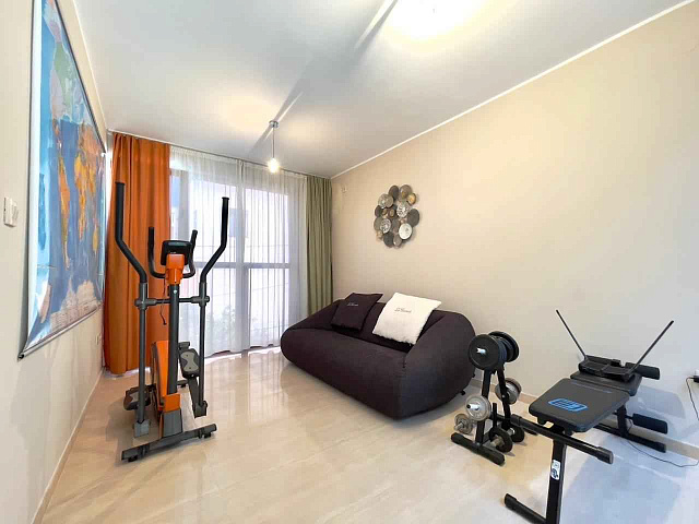 6900 Villa 323m2 in erster Reihe in Utjeha mit Pool