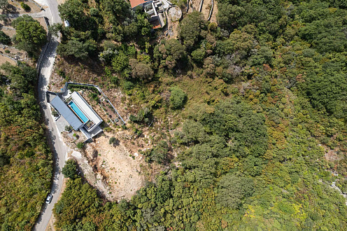 EXKLUSIVE INVESTITIONSMÖGLICHKEIT IN DER NÄHE VON KAMENOVO UND SVETI STEFAN