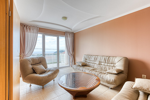 Ein Haus in Sutomore mit Panoramablick auf das Meer 142 m2