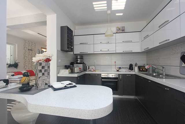 Mini-Hotel in Becici zu verkaufen — photo 4