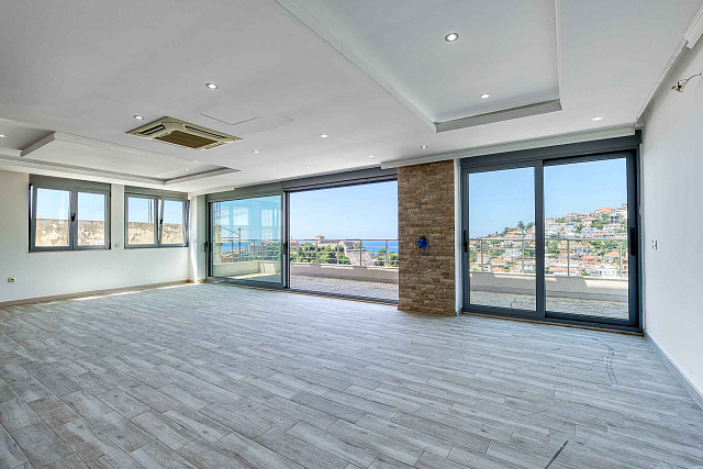 Penthouse in Ulcinj mit Meerblick