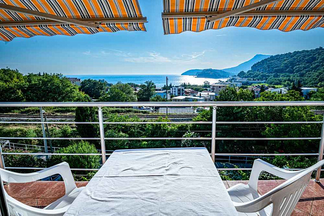 Vierstöckiges Haus in Sutomor mit wunderschönem Meerblick — photo 15