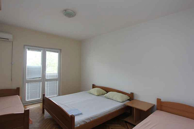 Haus mit Gewerbefläche in Sutomore — photo 8