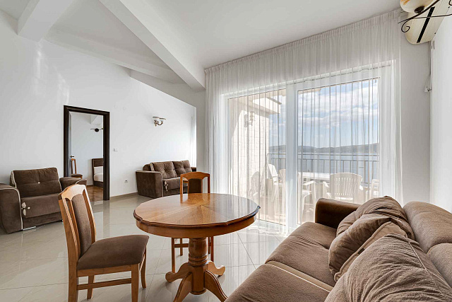 Wohnung zum Verkauf in Herceg Novi mit Meerblick — photo 11